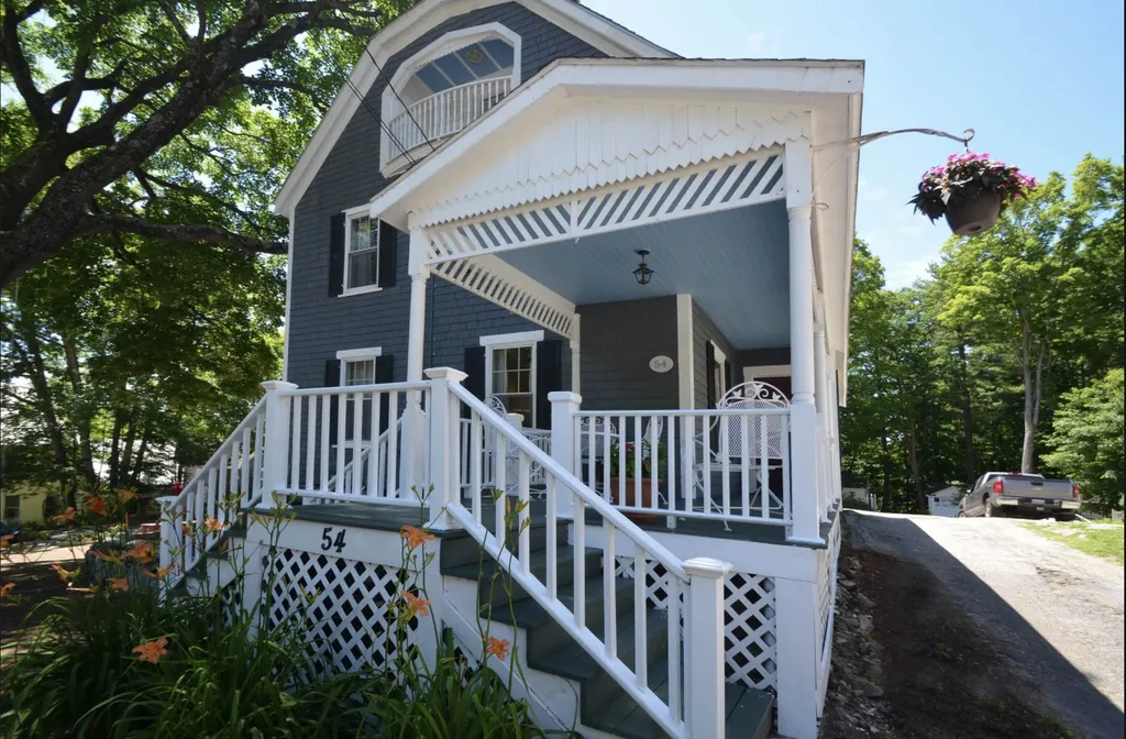 54 Center Street Wolfeboro NH 03894