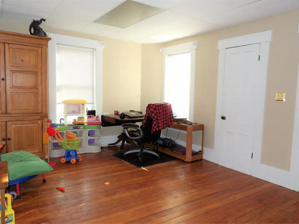 40 Oak Street Franklin NH 03235