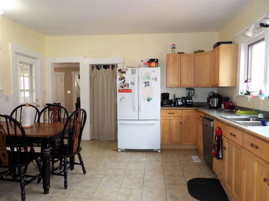 40 Oak Street Franklin NH 03235