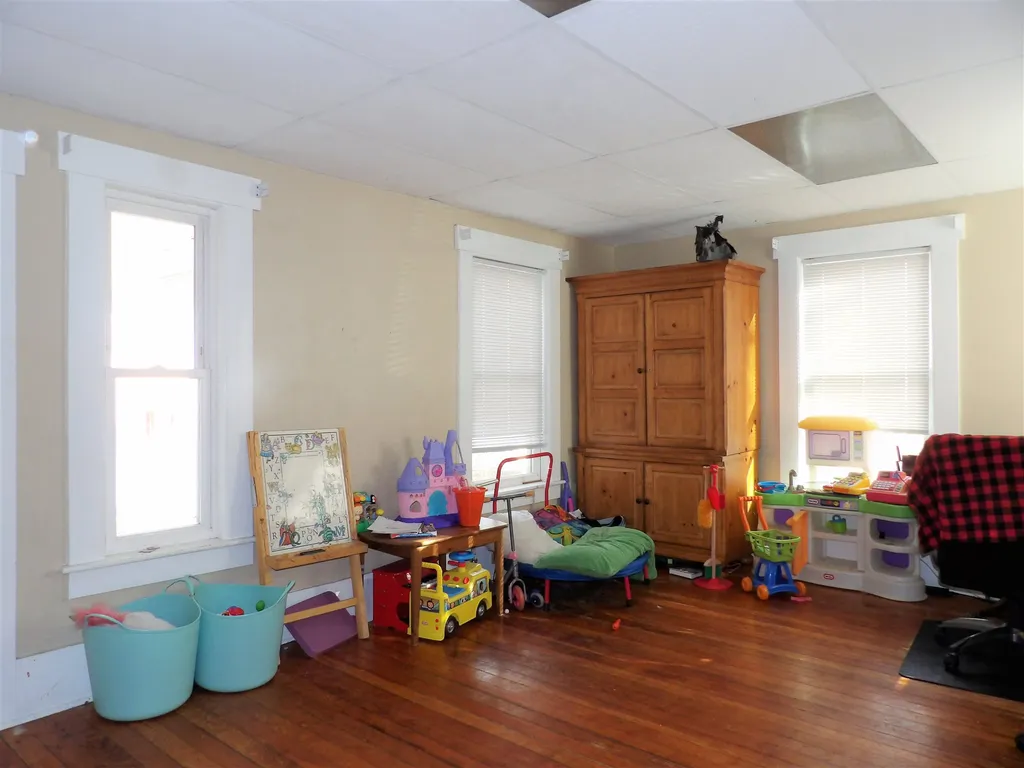 40 Oak Street Franklin NH 03235