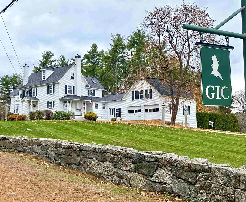 8 Summit Avenue Laconia NH 03246