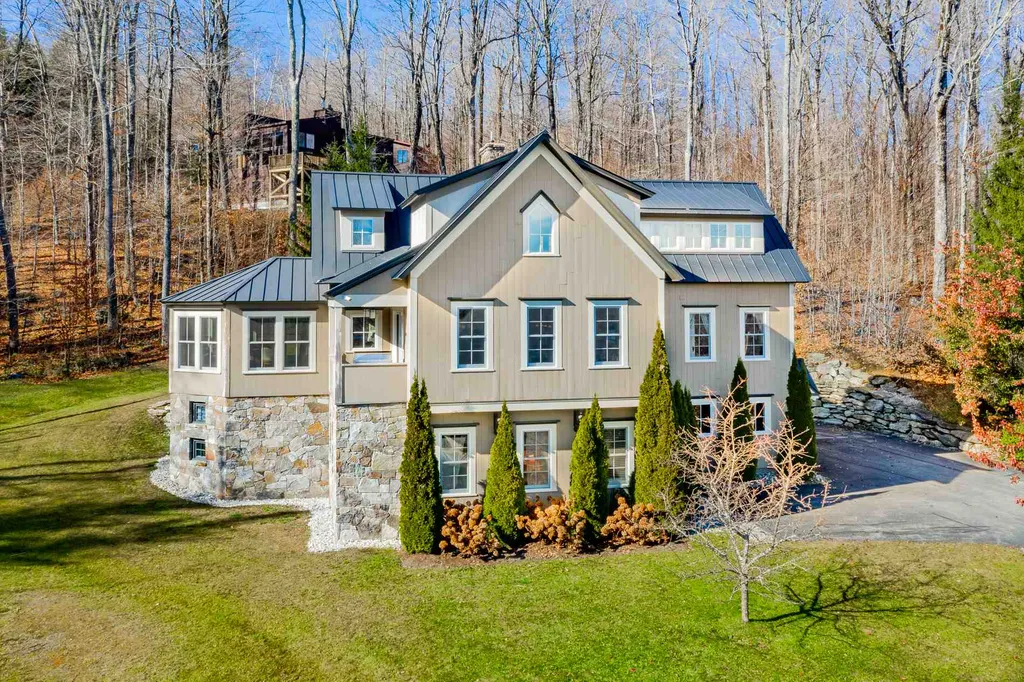17 West Branch Road Winhall VT 05340