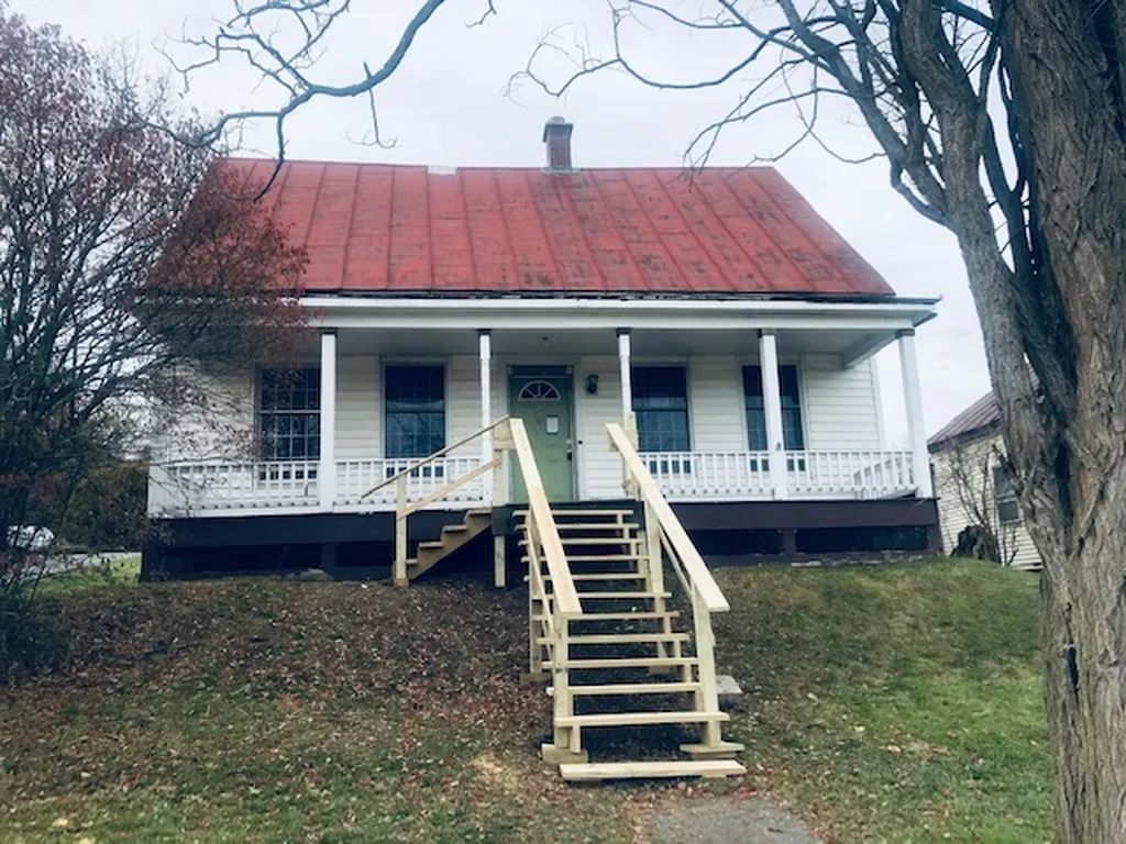 78 South Pleasant Street Bradford VT 05033