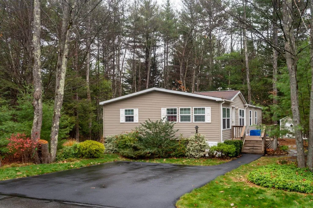 5 Murray Drive Rochester NH 03868