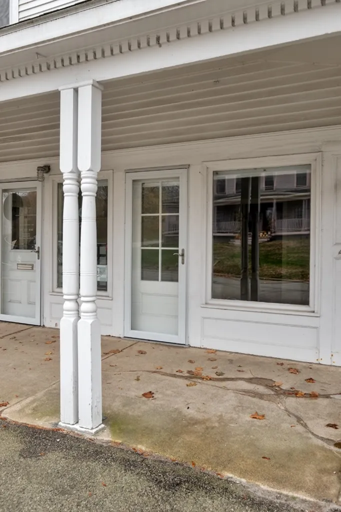 457 York Street York ME 03909
