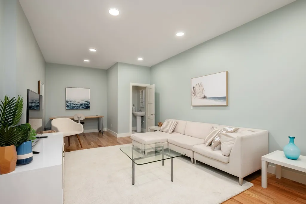 457 York Street York ME 03909
