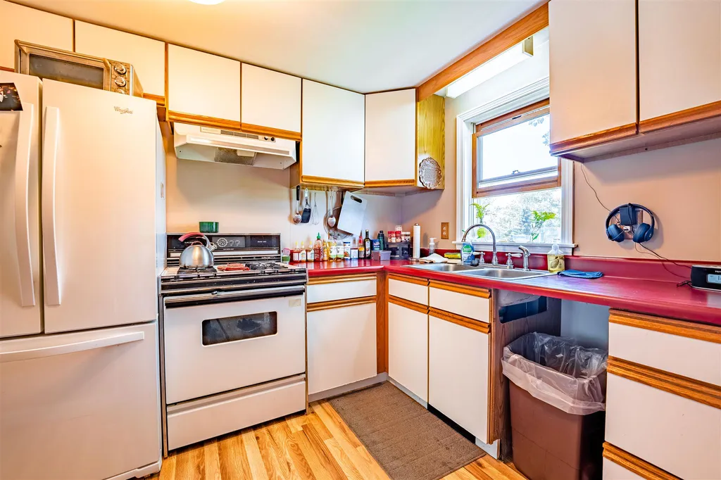 422 Browns Trace Jericho VT 05465