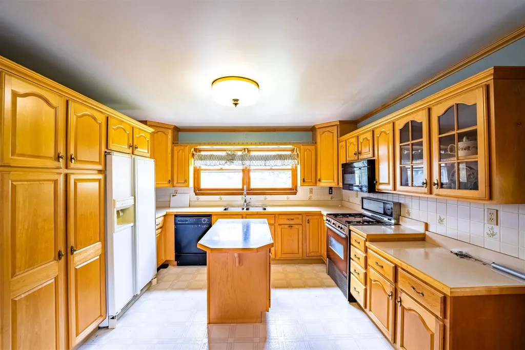 422 Browns Trace Jericho VT 05465