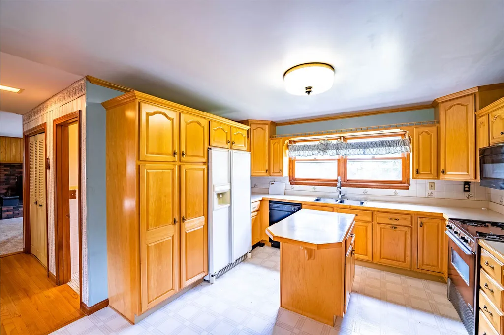 422 Browns Trace Jericho VT 05465
