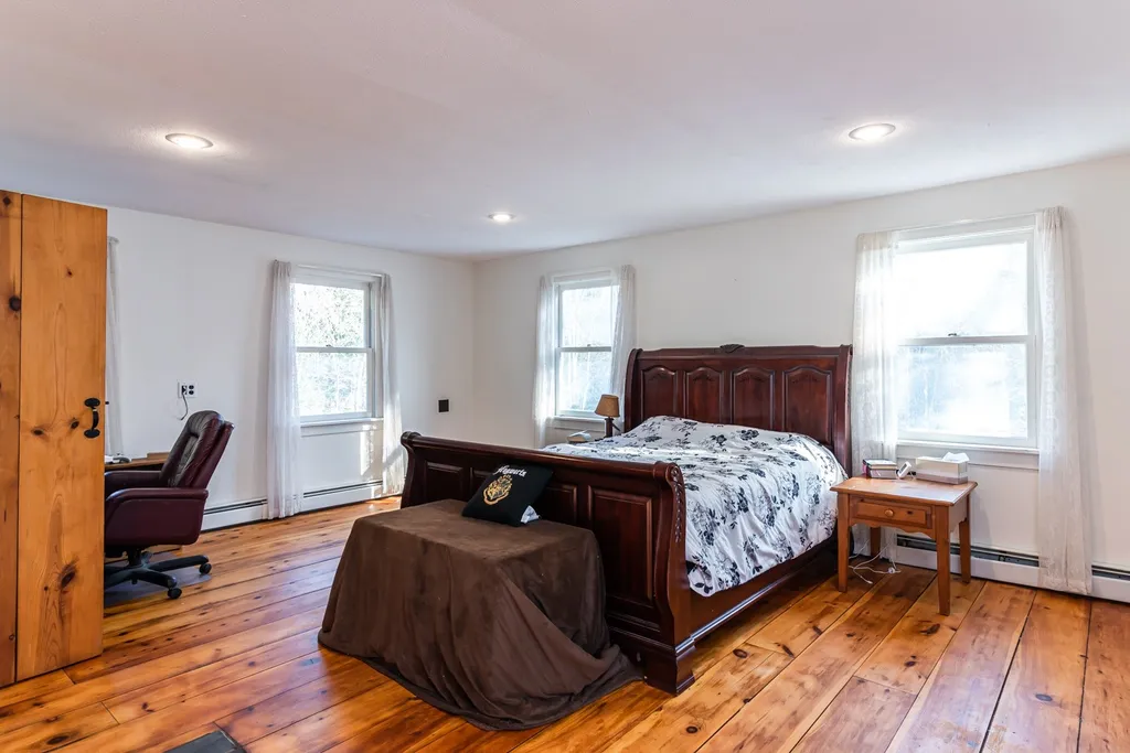 7 Old Deerfield Road Candia NH 03034