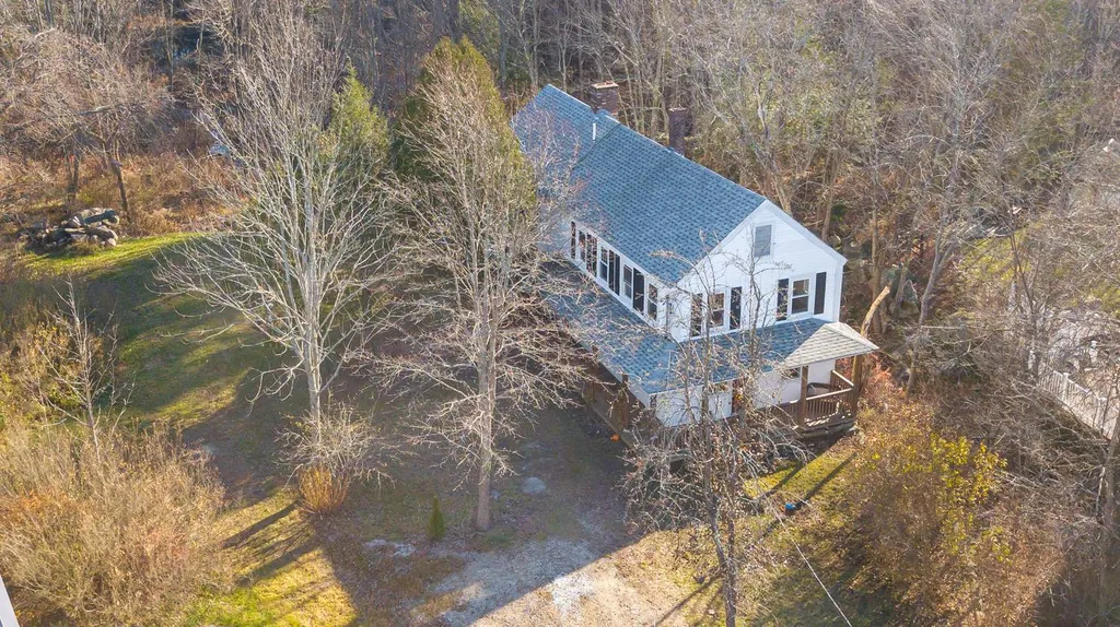 7 Old Deerfield Road Candia NH 03034
