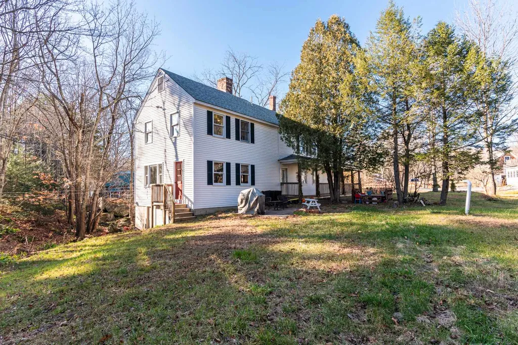 7 Old Deerfield Road Candia NH 03034