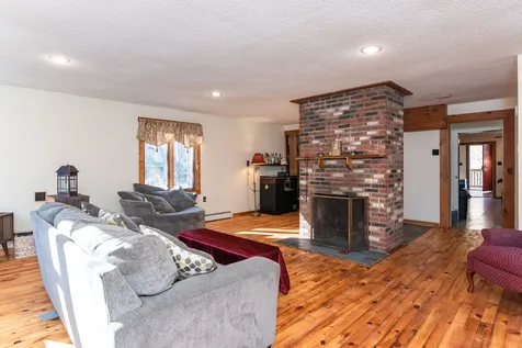 7 Old Deerfield Road Candia NH 03034