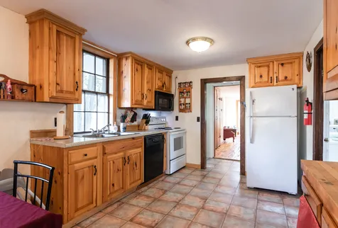 7 Old Deerfield Road Candia NH 03034