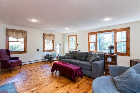 7 Old Deerfield Road Candia NH 03034