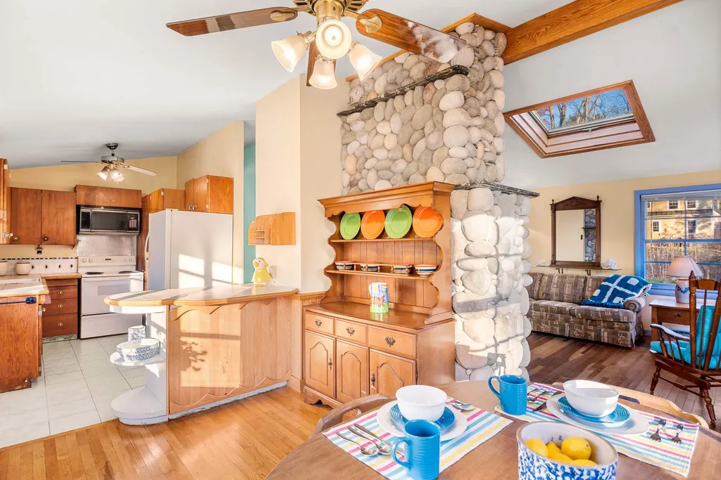 10 River Road North Hampton NH 03862