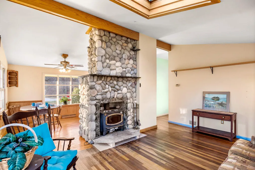 10 River Road North Hampton NH 03862