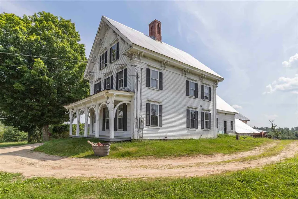 70 Middle Road Tuftonboro NH 03816
