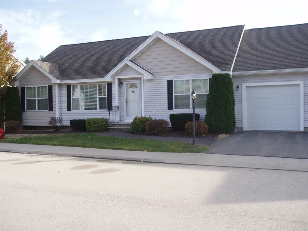 6 Dogwood Drive Hooksett NH 03106-1455