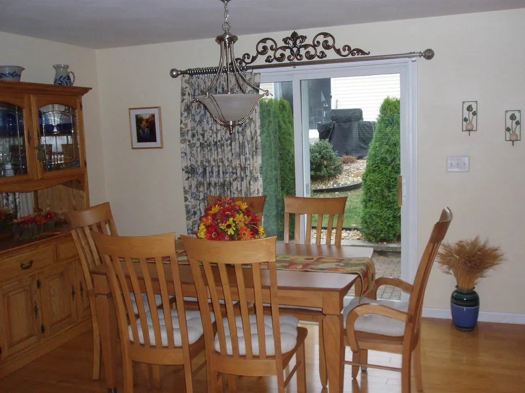 6 Dogwood Drive Hooksett NH 03106-1455