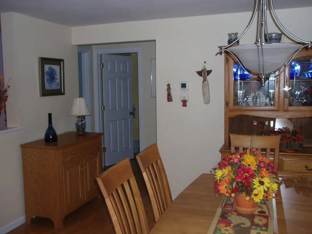 6 Dogwood Drive Hooksett NH 03106-1455