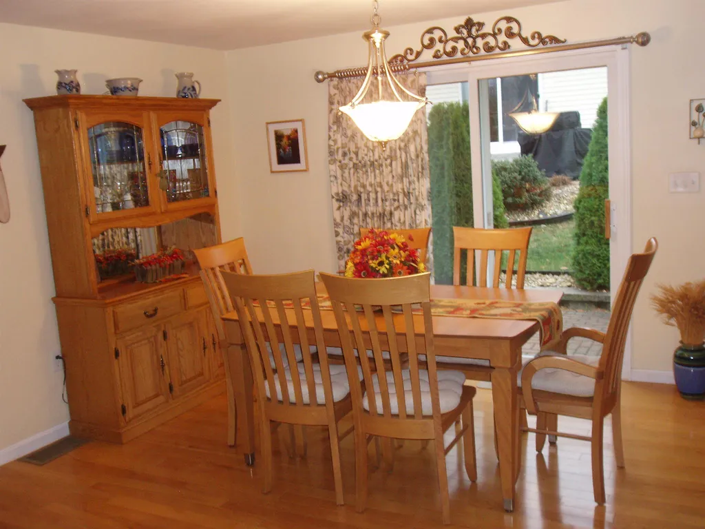 6 Dogwood Drive Hooksett NH 03106-1455