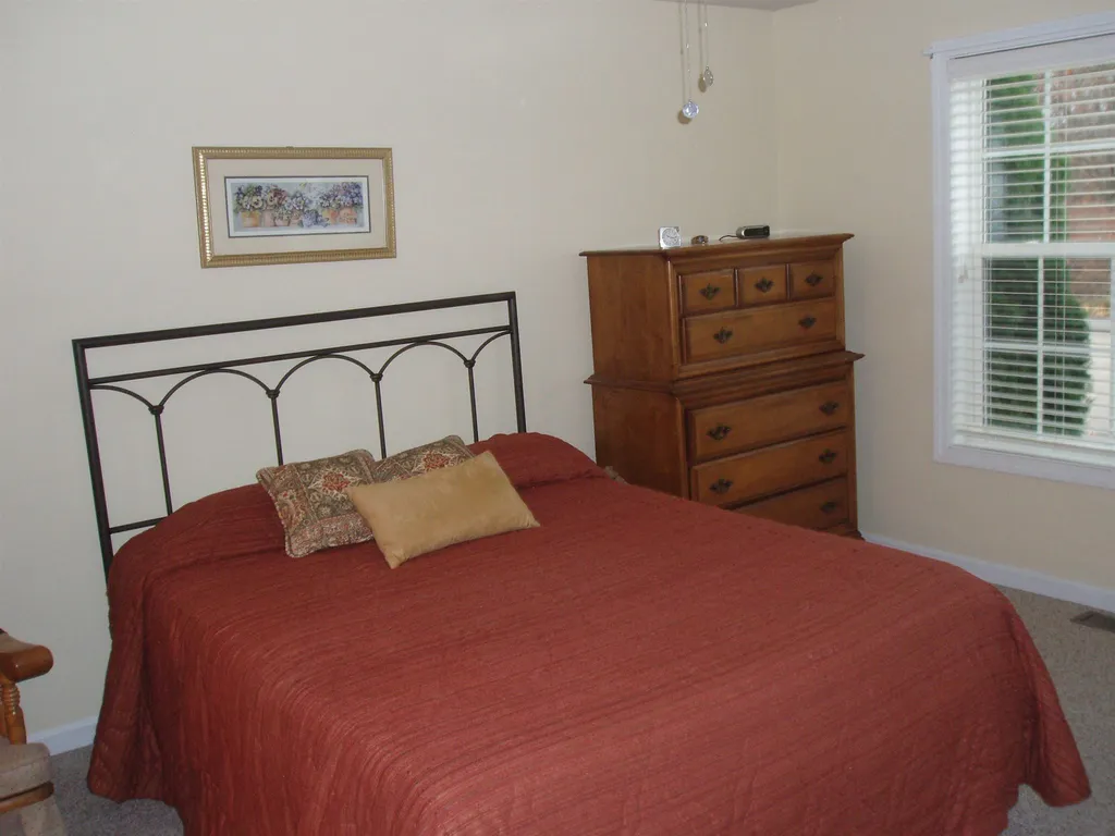 6 Dogwood Drive Hooksett NH 03106-1455