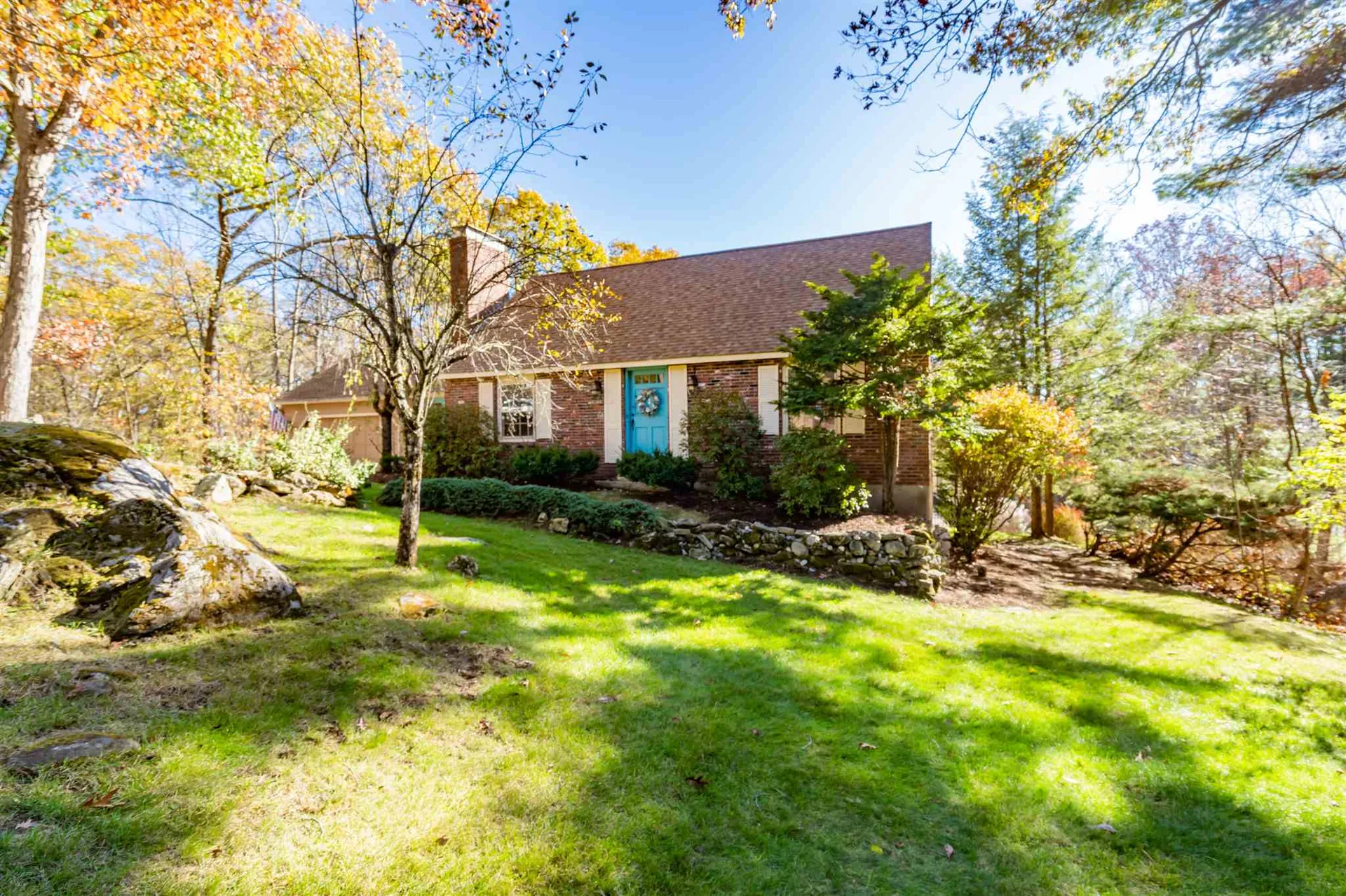 1 Pinecrest Circle Bedford NH 03110