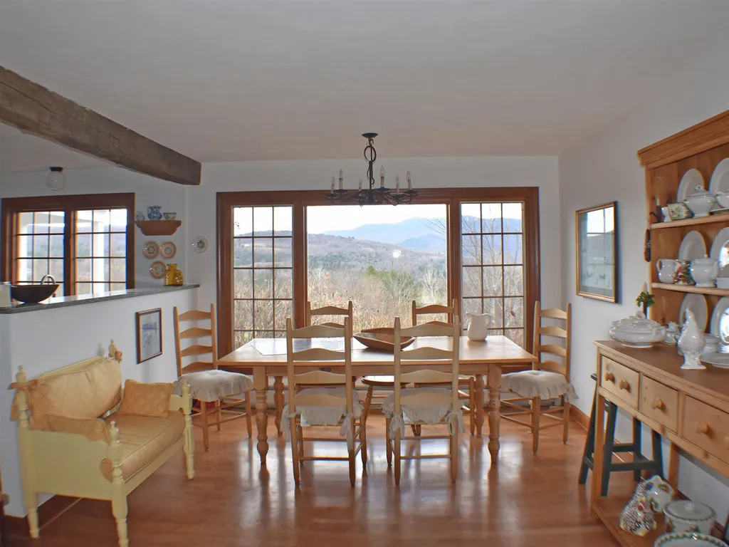 637 Senor Road Warren VT 05674