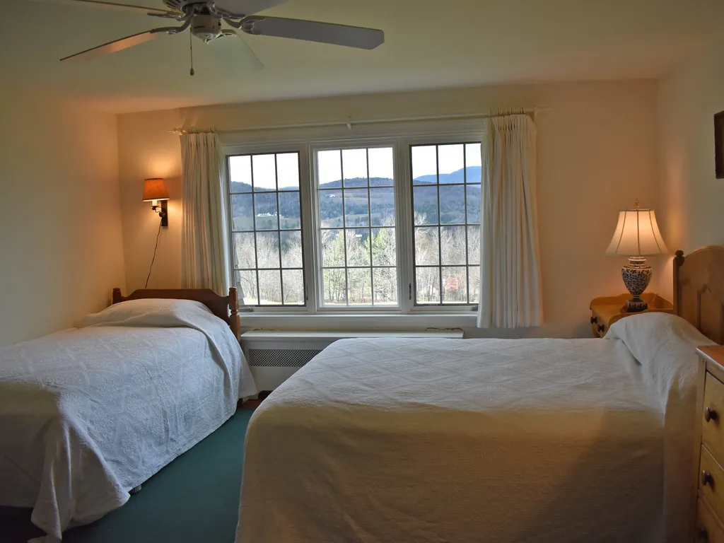 637 Senor Road Warren VT 05674