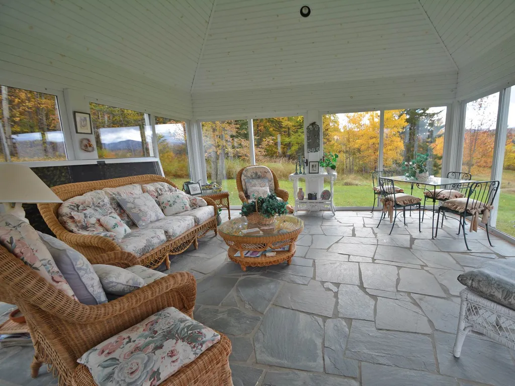 637 Senor Road Warren VT 05674