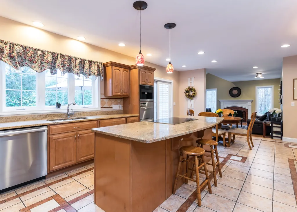 18r Autumn Lane Stratham NH 03885