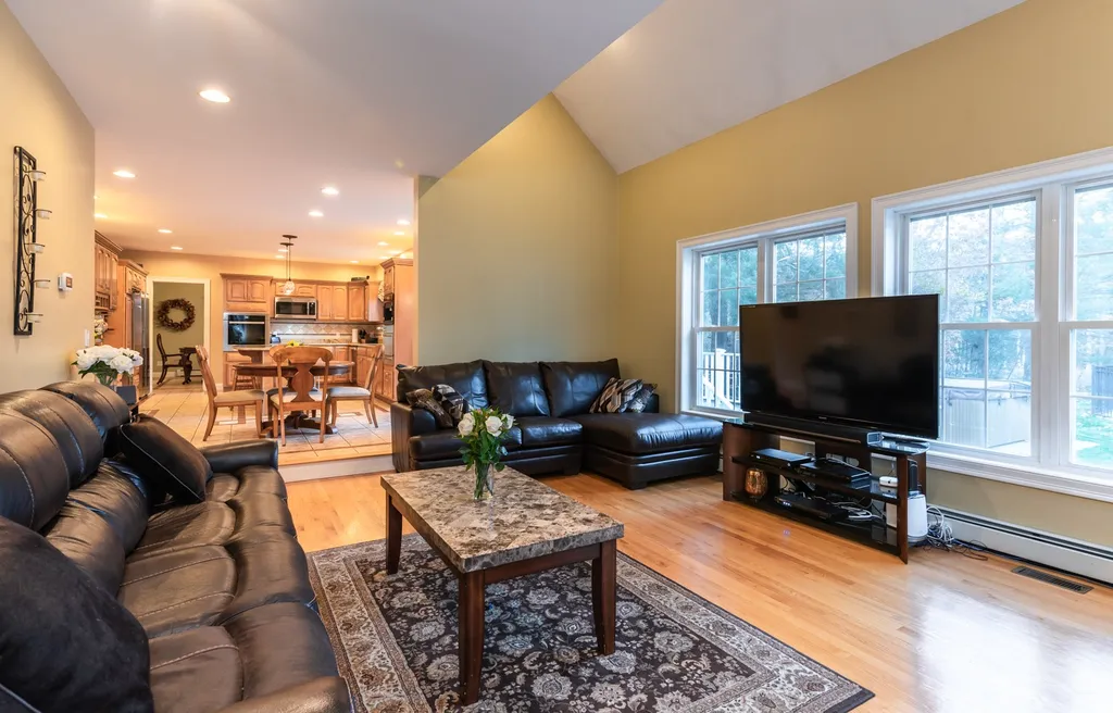 18r Autumn Lane Stratham NH 03885