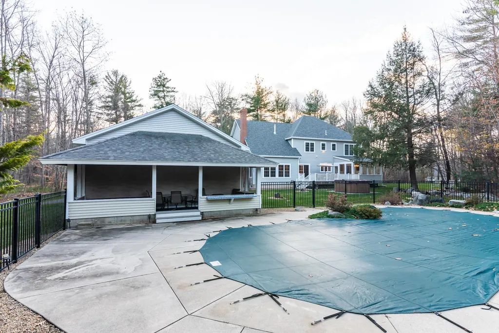 18r Autumn Lane Stratham NH 03885
