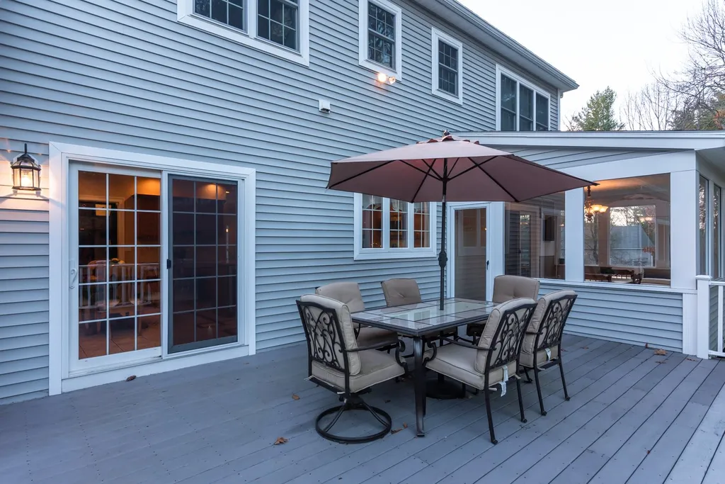 18r Autumn Lane Stratham NH 03885