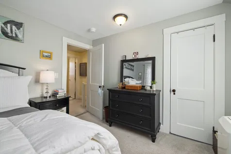 194 Concord Way Portsmouth NH 03801