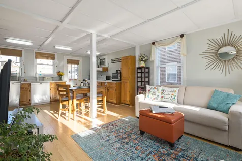 194 Concord Way Portsmouth NH 03801