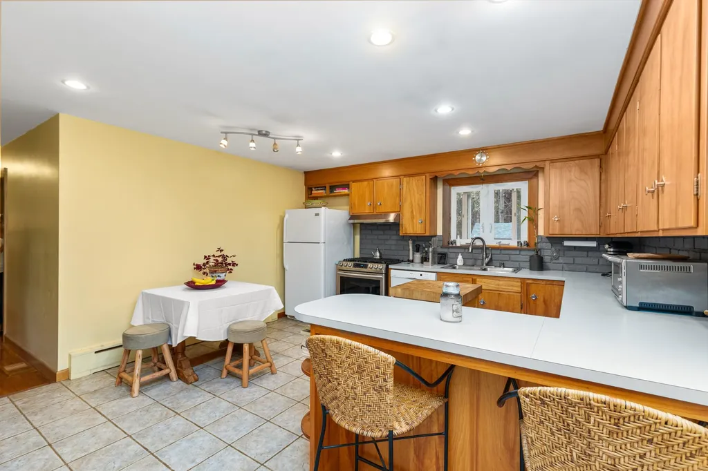 132 General John Sullivan Way Rollinsford NH 03869
