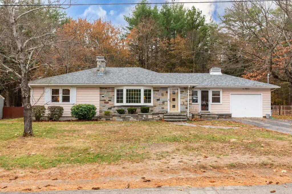 132 General John Sullivan Way Rollinsford NH 03869