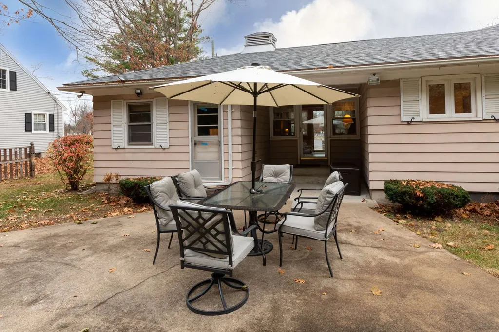 132 General John Sullivan Way Rollinsford NH 03869