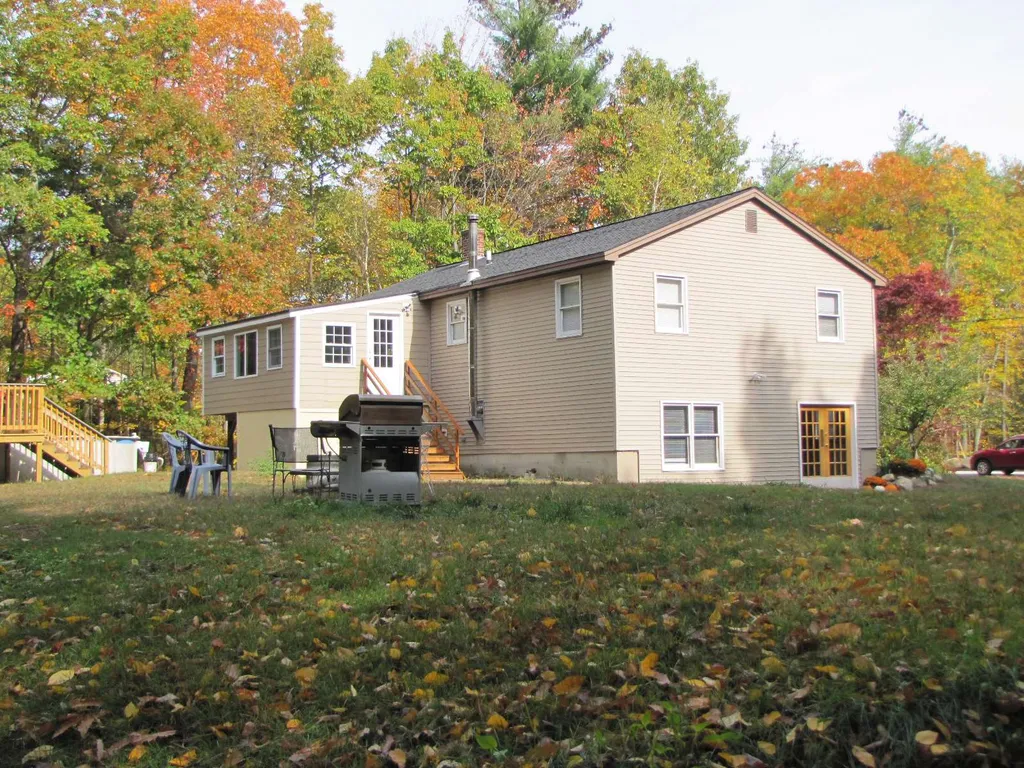 3 Castle Rock Drive Raymond NH 03077