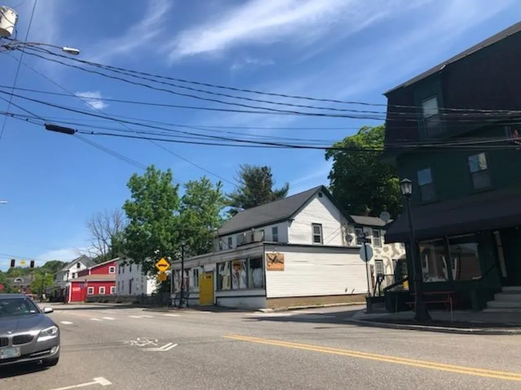 23 Main Street Goffstown NH 03045