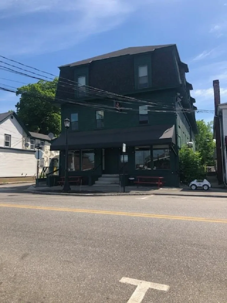 23 Main Street Goffstown NH 03045