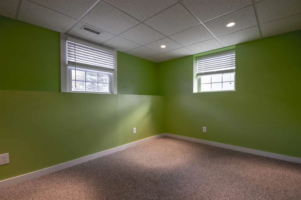 11 Cheshire Street Nashua NH 03063