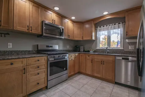11 Cheshire Street Nashua NH 03063