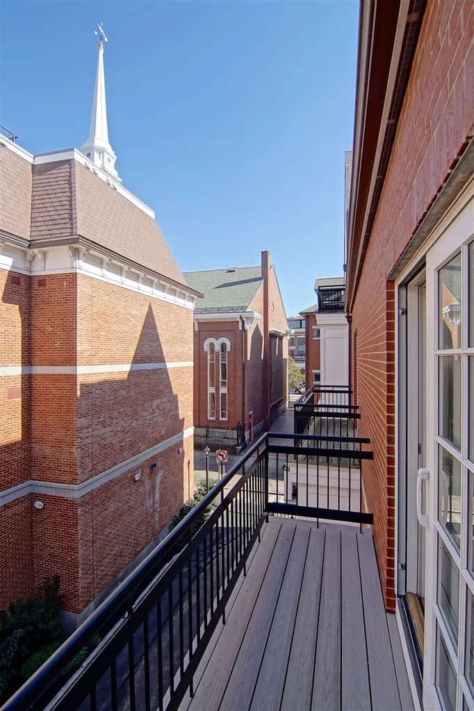 16 Porter Street Portsmouth NH 03801