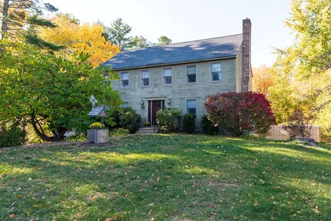 21 Donmac Drive Derry NH 03038