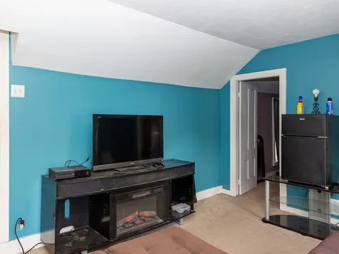 6 Depot Road Kingston NH 03848