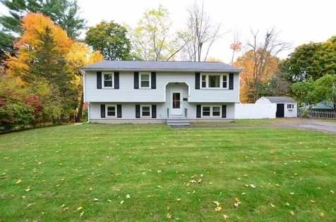 11 Summit Avenue Derry NH 03038