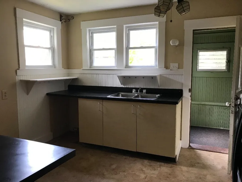 8 Park Place Hillsborough NH 03244